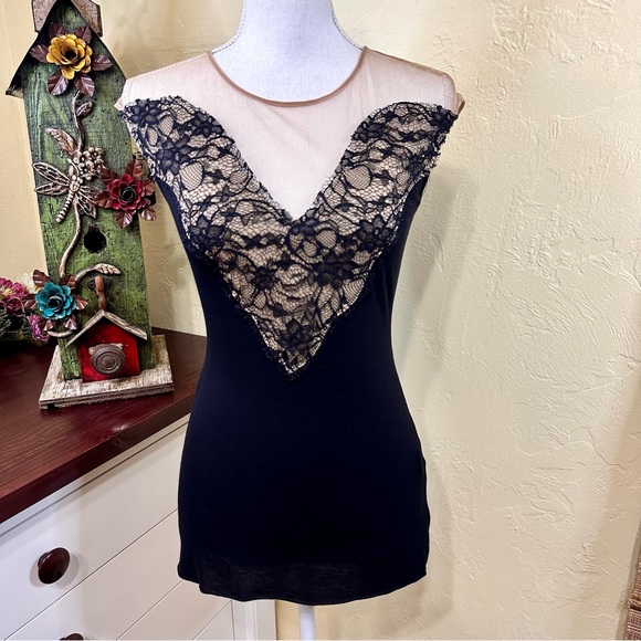 NWT! Bailey 44 Floral Lace Blouse - Picture 1 of 5